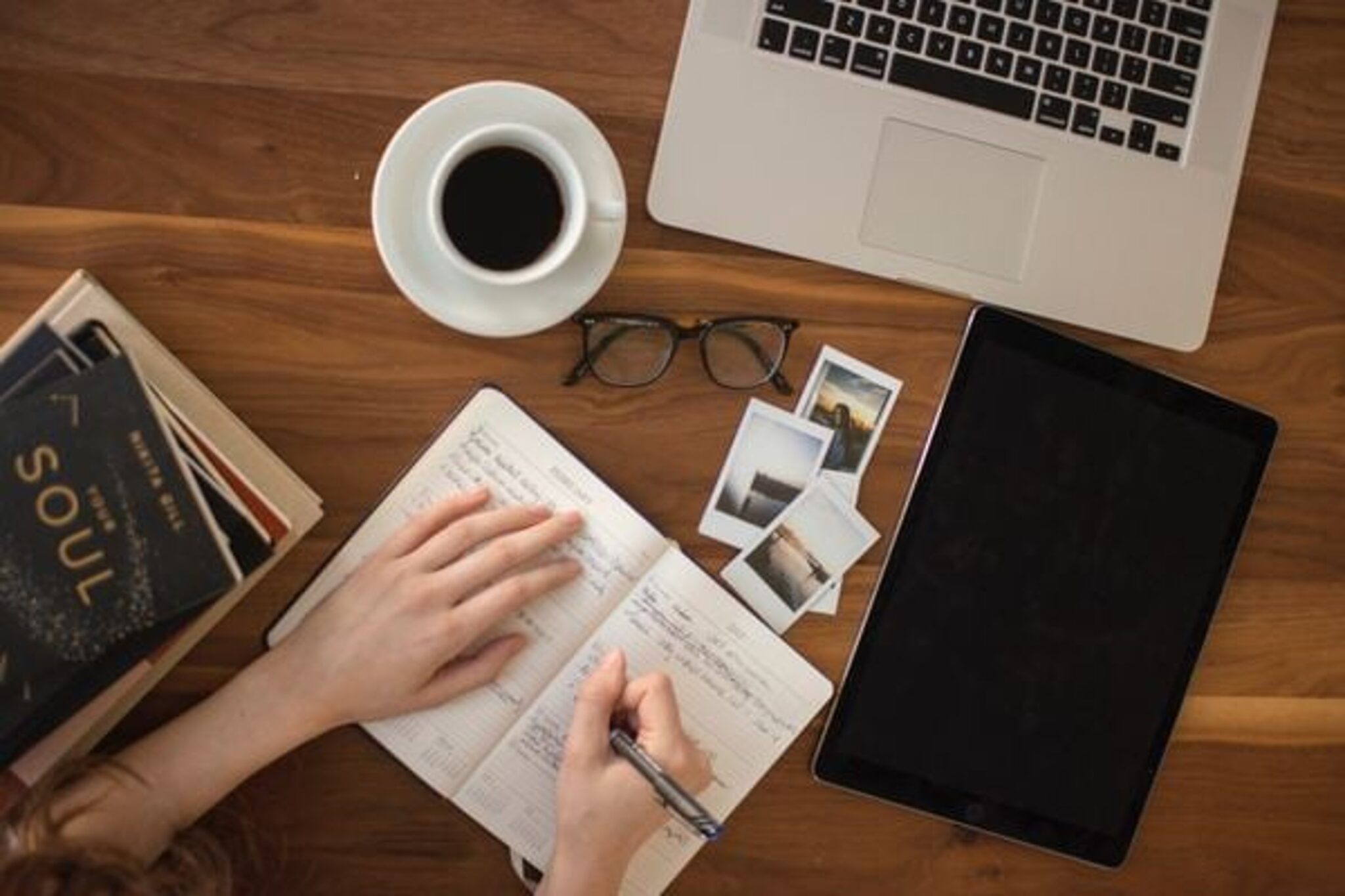 Write as a Professional: The Ultimate Guide to Essay-Writing that ...